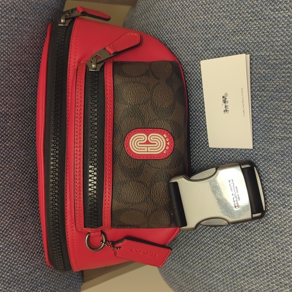 Coach Westway Belt Bag Signature Print - Picture 2 of 9